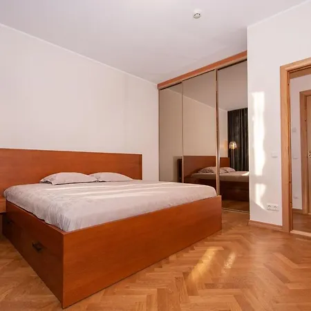 Stylish Apartment In The Heart Of Paernu Exterior foto