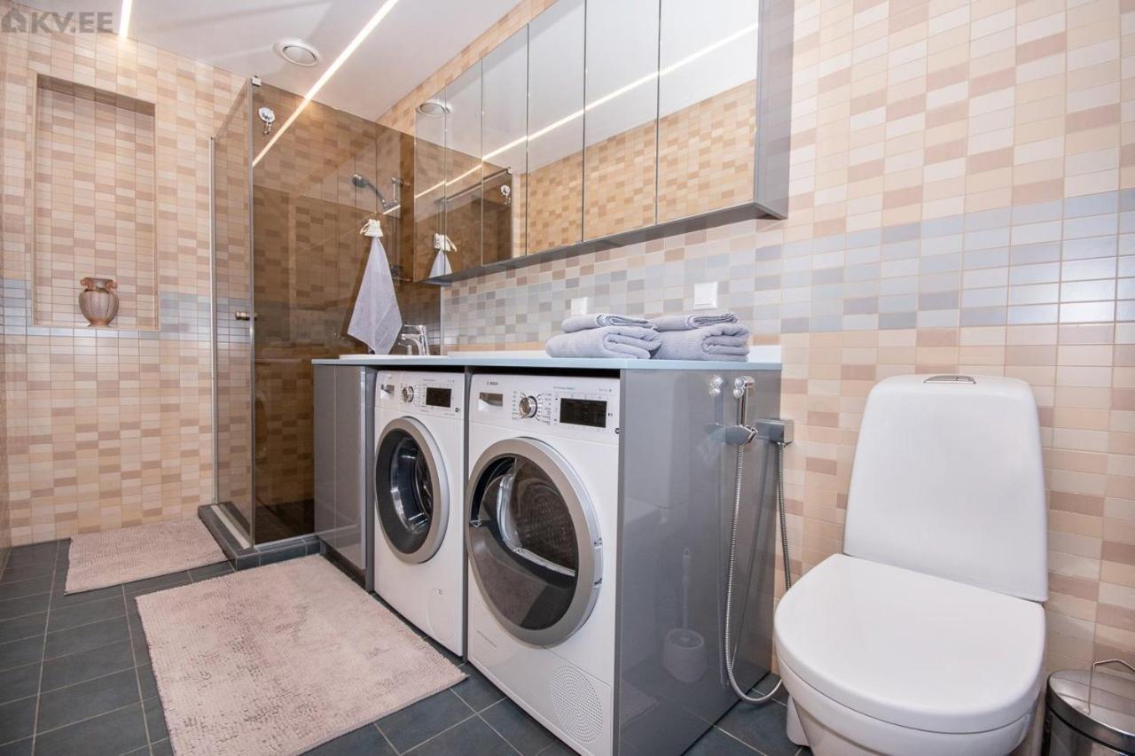 Stylish In The Heart Of Apartment